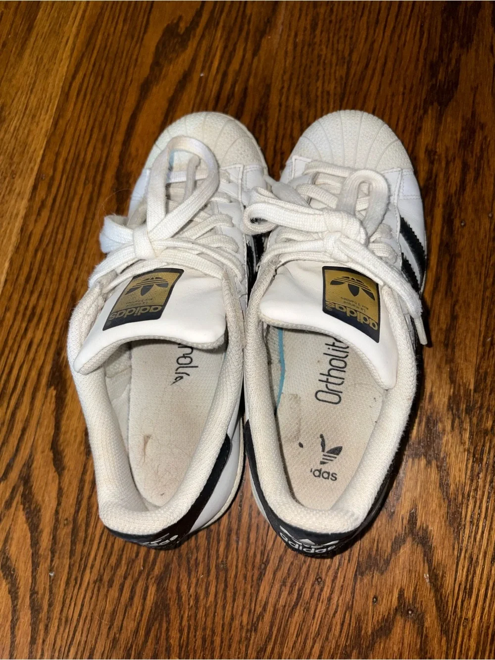 Adidas Superstar Sneakers Size 6 - Picture 4 of 7